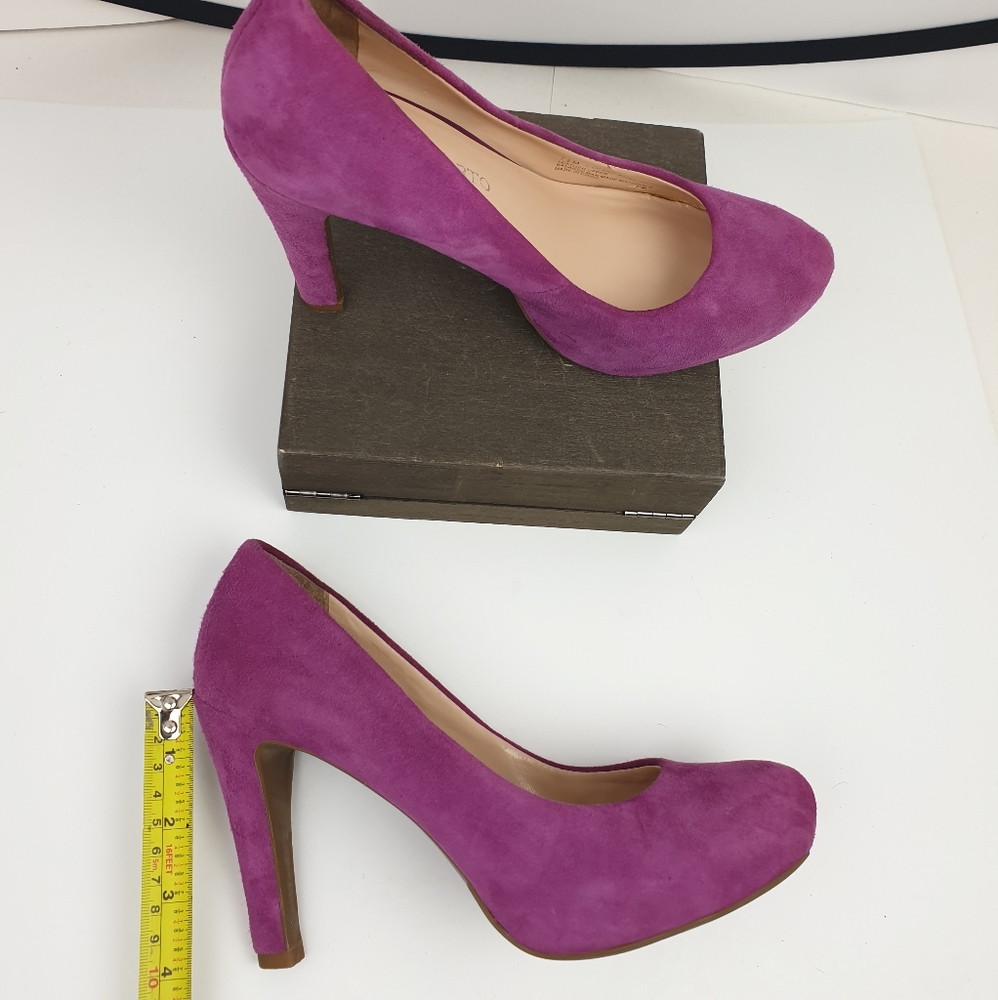 Franco Sarto Cicero raspberry platform pumps leather suede bright and festive